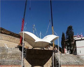 聊聊四川膜結(jié)構(gòu)車棚的材質(zhì)及材料有哪些？